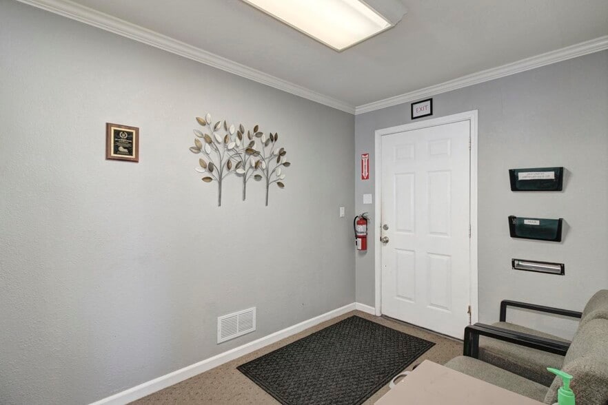 Primary Photo Of 3117 El Camino Ave, Sacramento Loft Creative Space For Lease