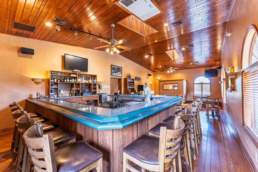 More Photos Of 400 S Center Ave, New Stanton Restaurant For Sale