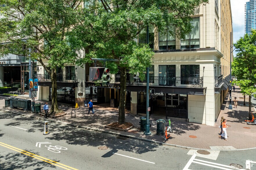 More Photos Of 127 N Tryon St, Charlotte Apartments For Lease