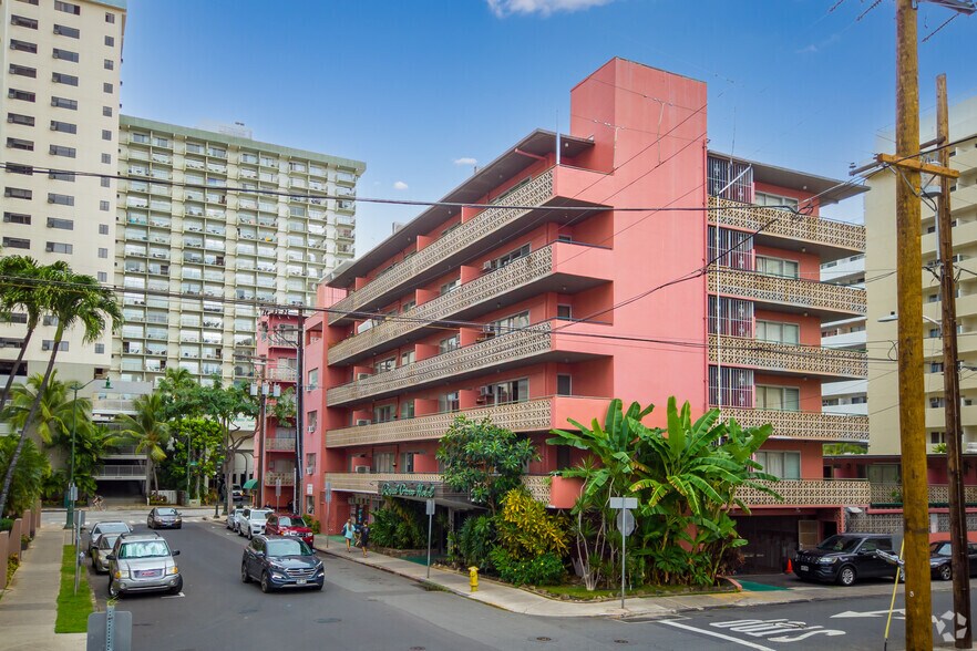 More Photos Of 151 Uluniu Ave, Honolulu Hotel For Lease