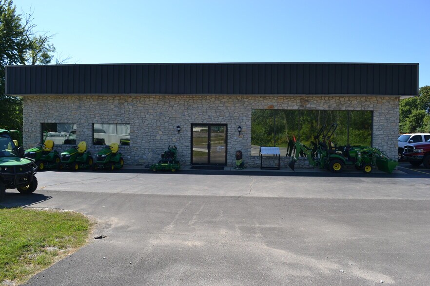Primary Photo Of 1111 W 3rd St, Rushville Freestanding For Lease