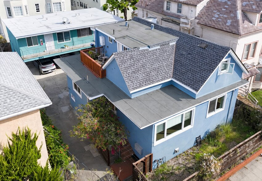 Primary Photo Of 2045 Emerson St, Berkeley Apartments For Sale