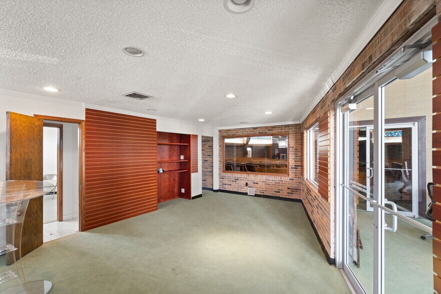 More Photos Of 513 W Rittenhouse Rd, Houston Religious Facility For Lease