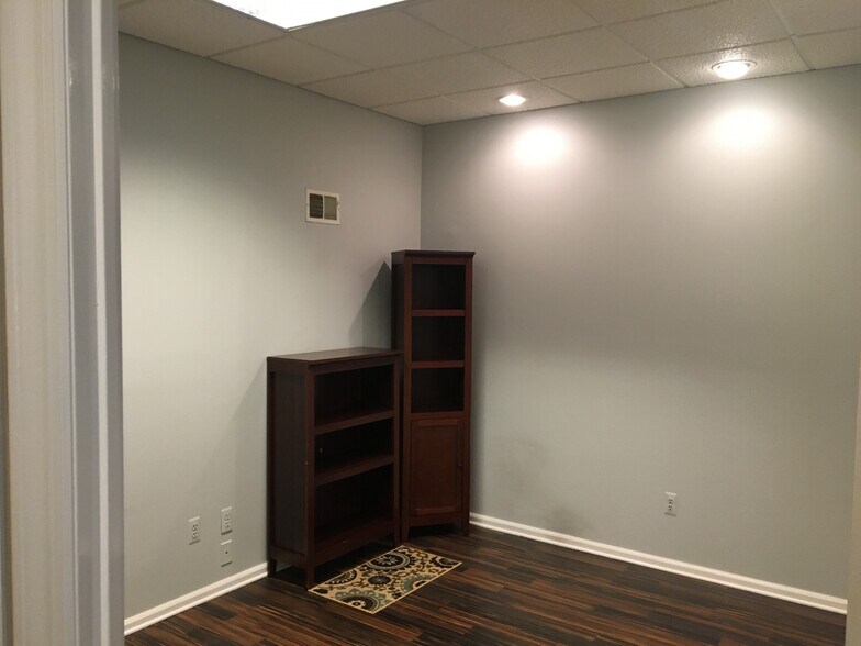 More Photos Of 1910 Washington Valley Rd, Martinsville Storefront Retail Office For Sale