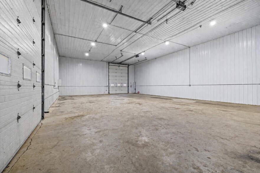 More Photos Of 2708 30th Ave NE, Minot Manufacturing For Sale