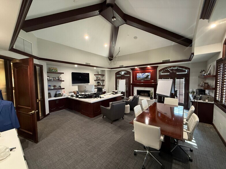 More Photos Of 7400 Sahara Ave, Las Vegas Office For Sale