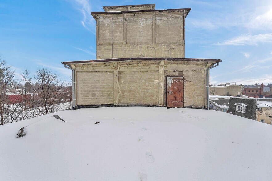 More Photos Of 47 Elm St, East Aurora Service For Sale