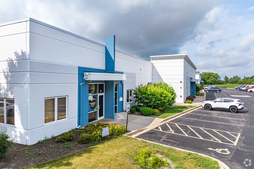 More Photos Of 720 N Heartland Dr, Sugar Grove Warehouse For Lease