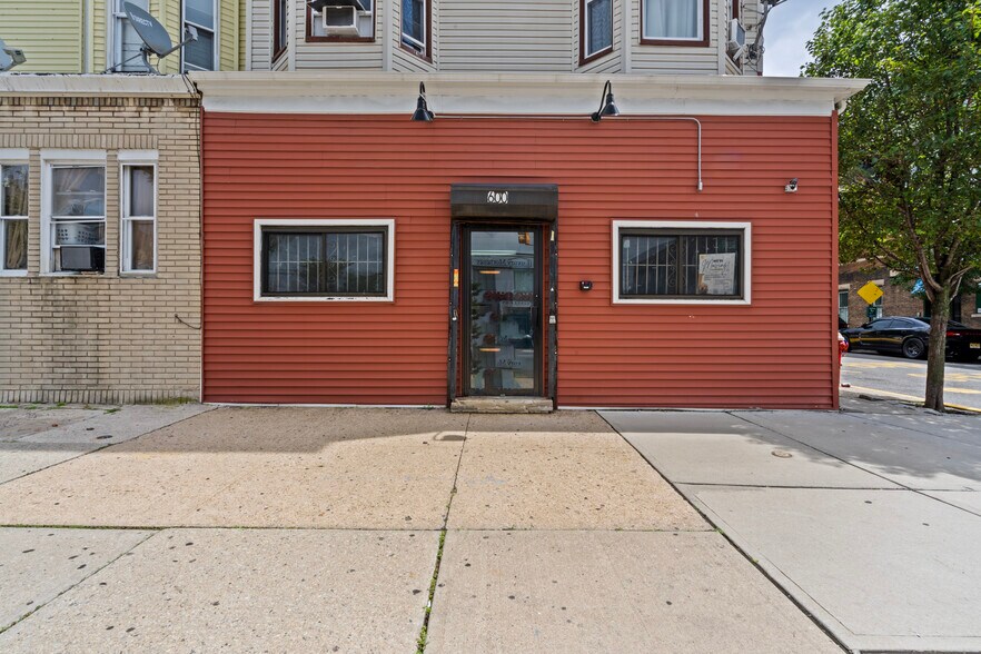 More Photos Of 600 Kennedy Blvd, Union City Apartments For Lease