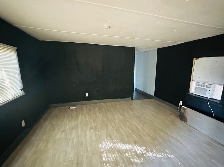 More Photos Of 1025 W Socrum Loop Rd, Lakeland Manufactured Housing Mobile Home Park For Sale