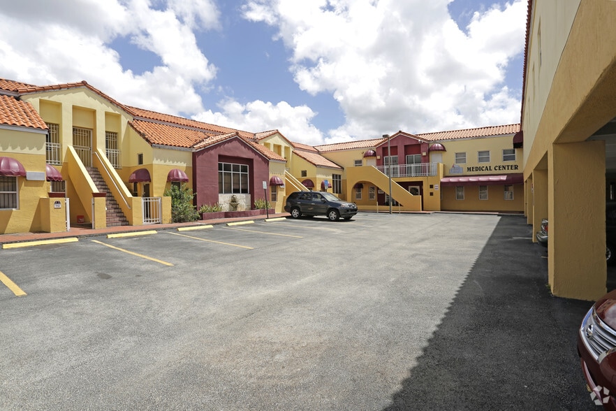 More Photos Of 7350 NW 7th St, Miami Flex For Lease