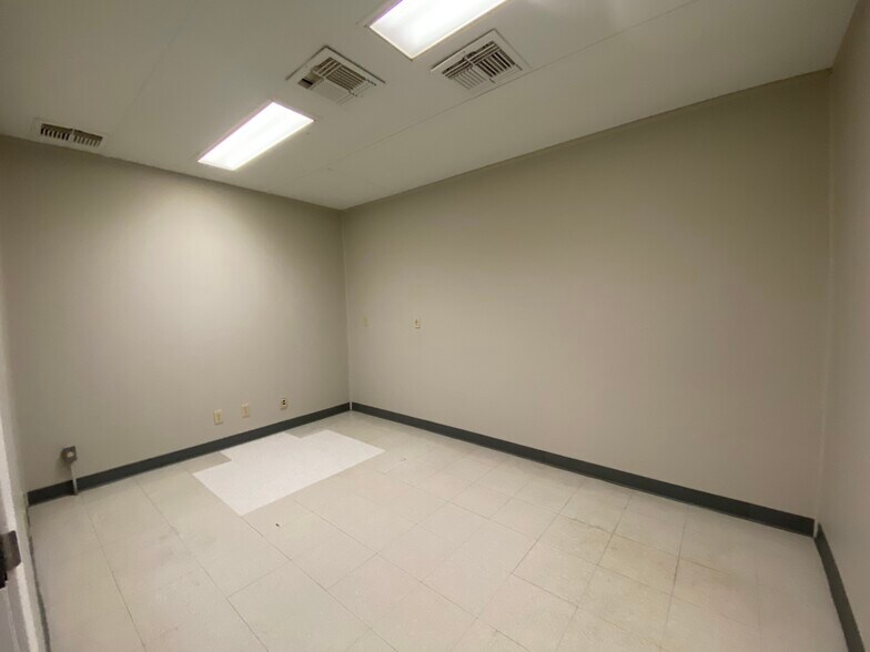 More Photos Of 1008 Dickerson Dr, Jasper Land For Lease