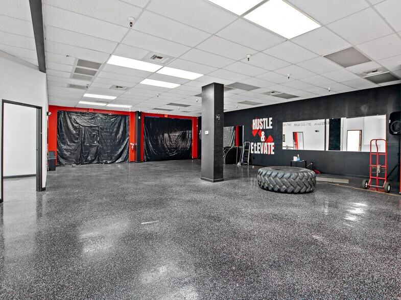 More Photos Of 2111 S Alma School Rd, Mesa General Retail For Lease