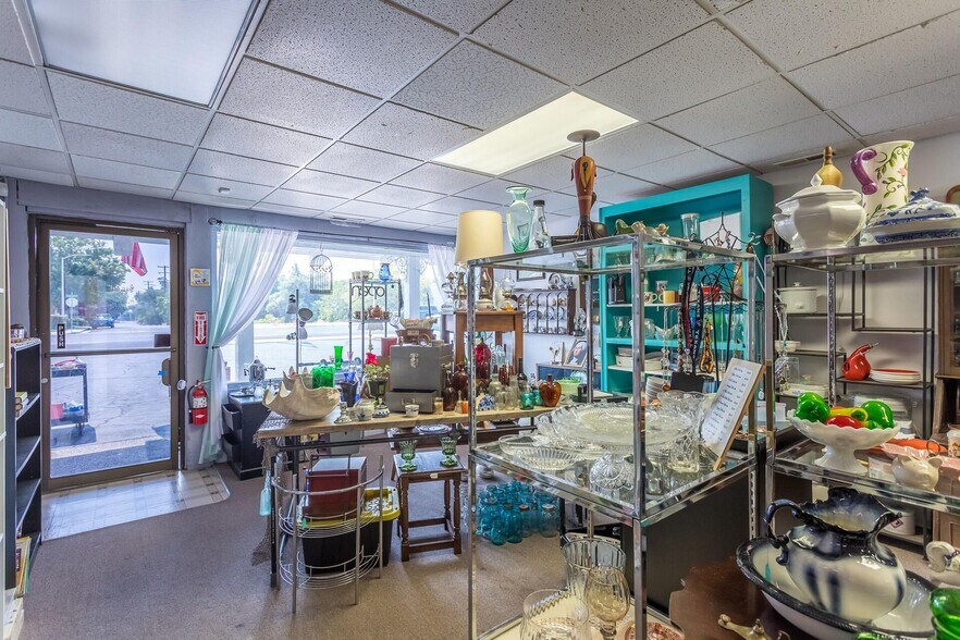 More Photos Of 1556 Hartnell Ave, Redding Office For Sale