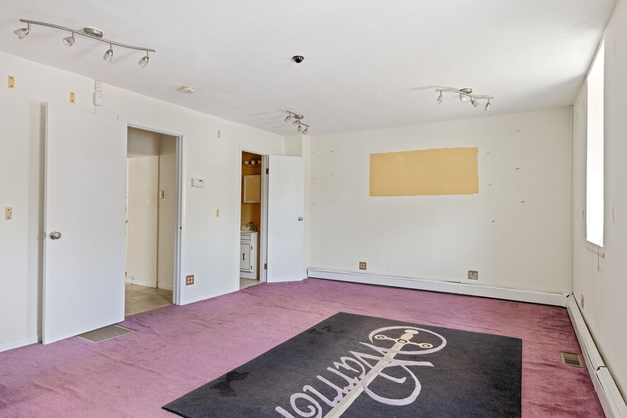 More Photos Of 7026 Ridge Ave, Philadelphia Storefront For Sale