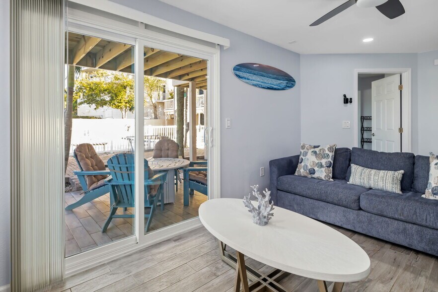 More Photos Of 9022 Midnight Pass Rd, Sarasota Apartments For Sale