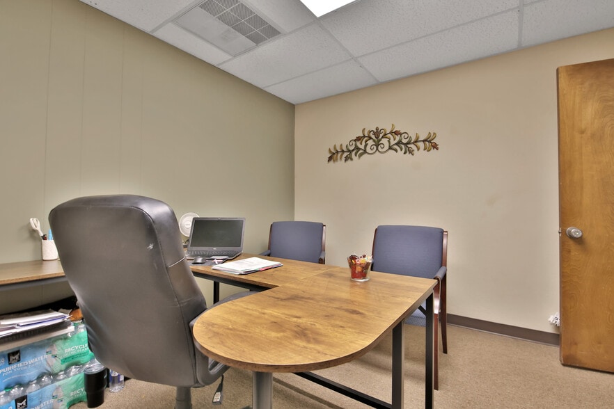 More Photos Of 1014 Broadway St, Lubbock Office For Sale