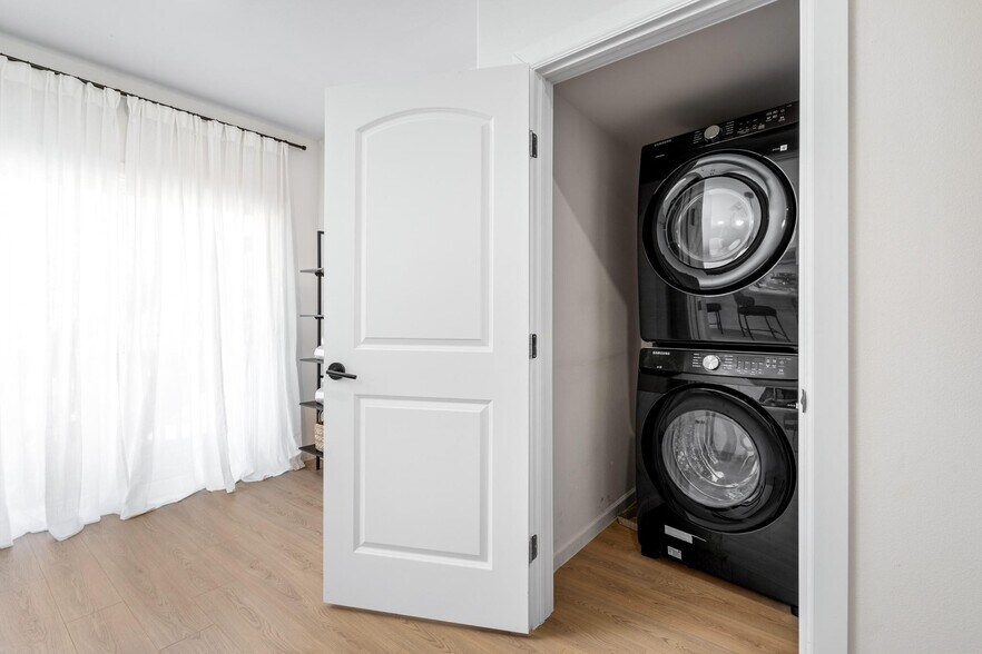 More Photos Of , Houston Multifamily For Sale