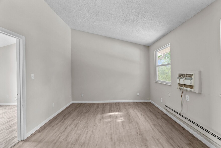 More Photos Of 1727 Bridleton Woods, Fenton Apartments For Sale