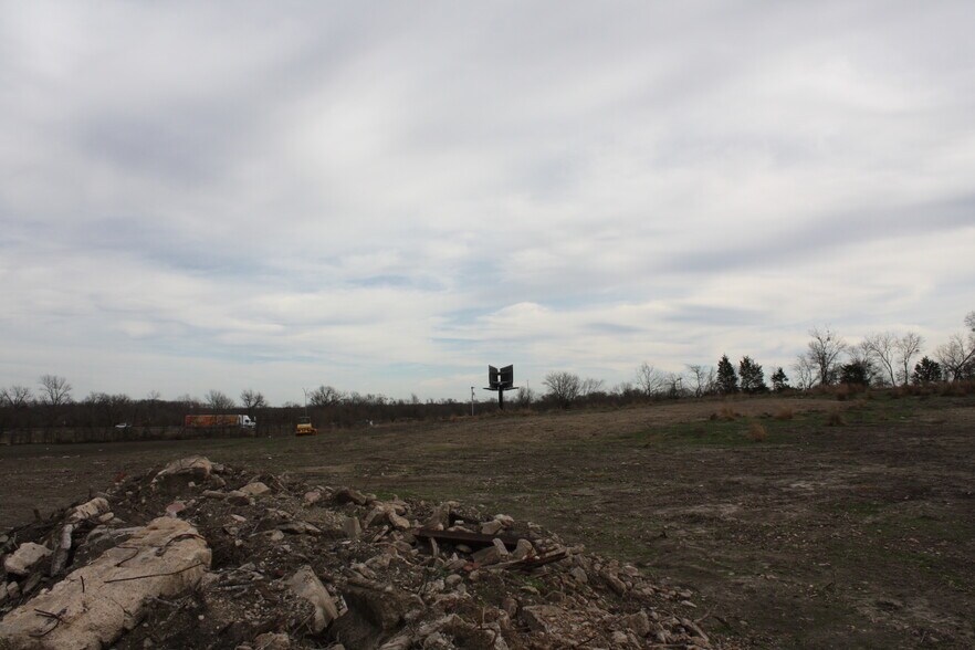 More Photos Of 100 Interstate 30, Greenville Land For Lease