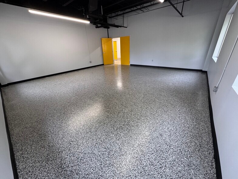 More Photos Of 250 Turnpike Rd, Southborough Office For Lease