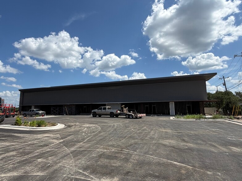 More Photos Of 900 Cypress Creek Rd, Cedar Park Unknown For Lease