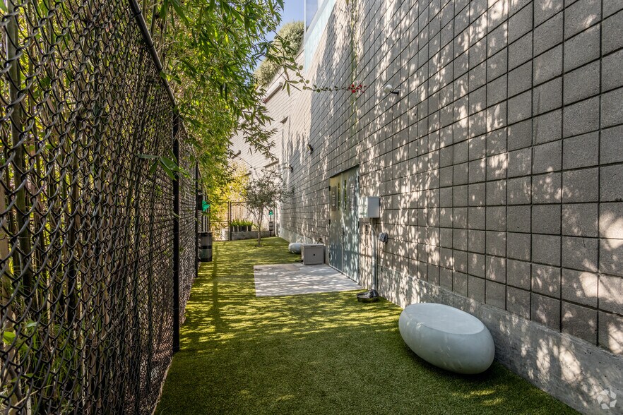 More Photos Of 8500 W Sunset Blvd, West Hollywood Apartments For Lease