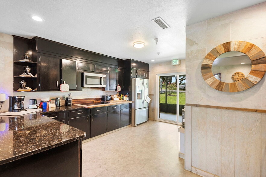 More Photos Of 579 Johnson Lake Rd, De Leon Springs Assisted Living For Sale