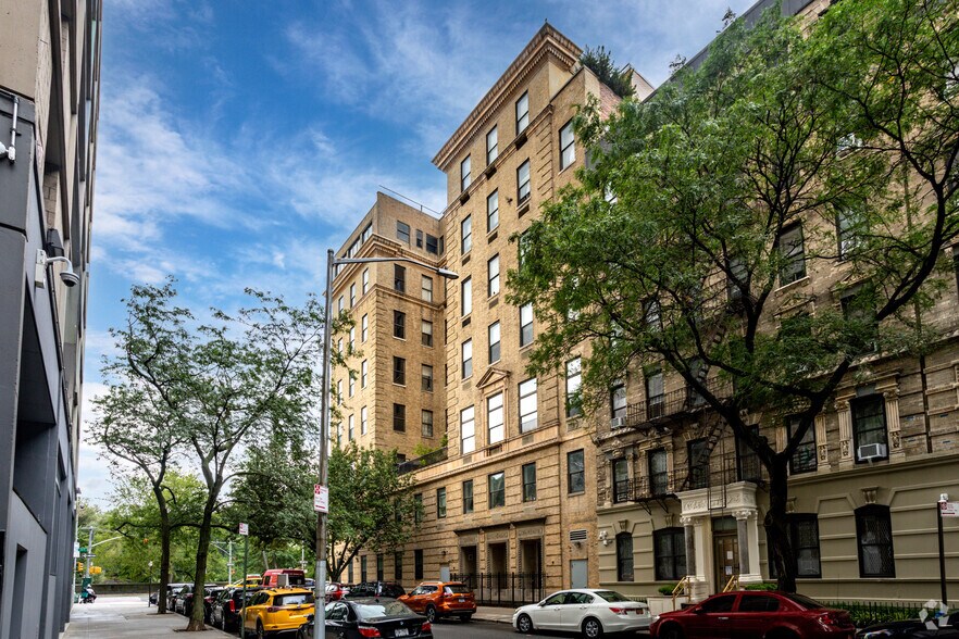 More Photos Of 1255 5th Ave, New York Apartments For Sale