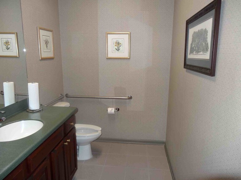 More Photos Of 3565 Cardinal Point Dr, Jacksonville Office For Lease