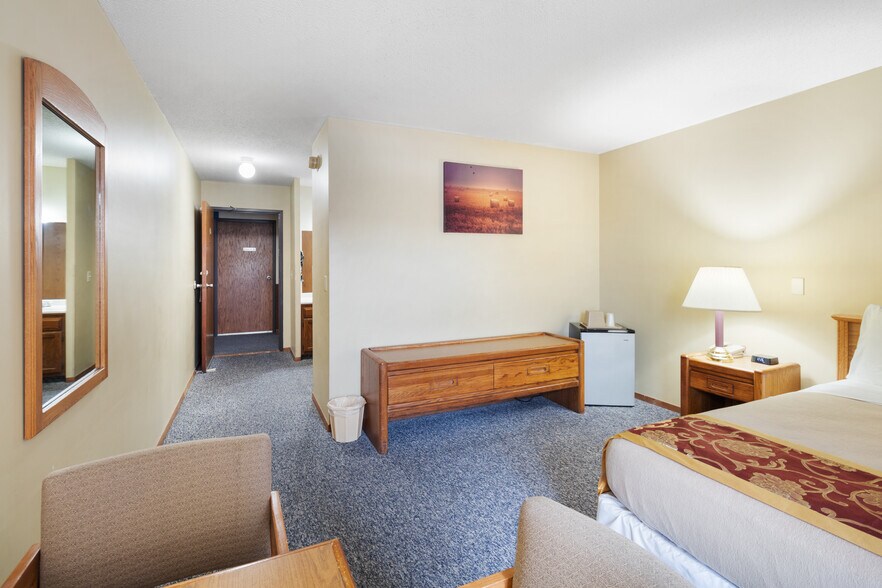 More Photos Of 4712 220th Trl, Amana Hotel For Sale