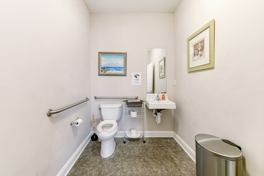 More Photos Of 3210 N Croatan Hwy, Kill Devil Hills Office Residential For Sale