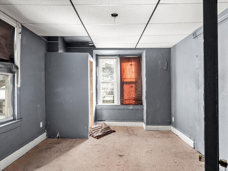 More Photos Of 134 Steuben St, Pittsburgh Restaurant For Sale