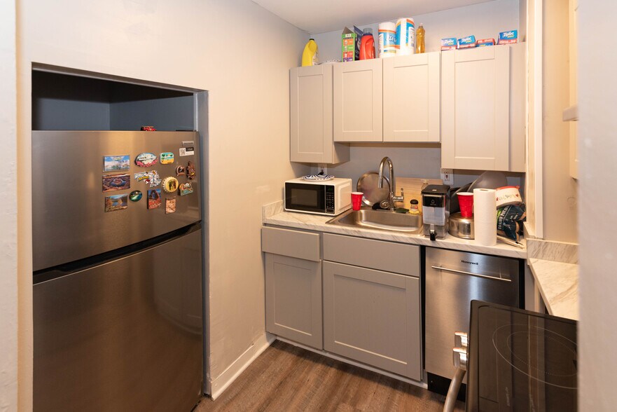 More Photos Of 50 W Biddle St, Baltimore Apartments For Sale