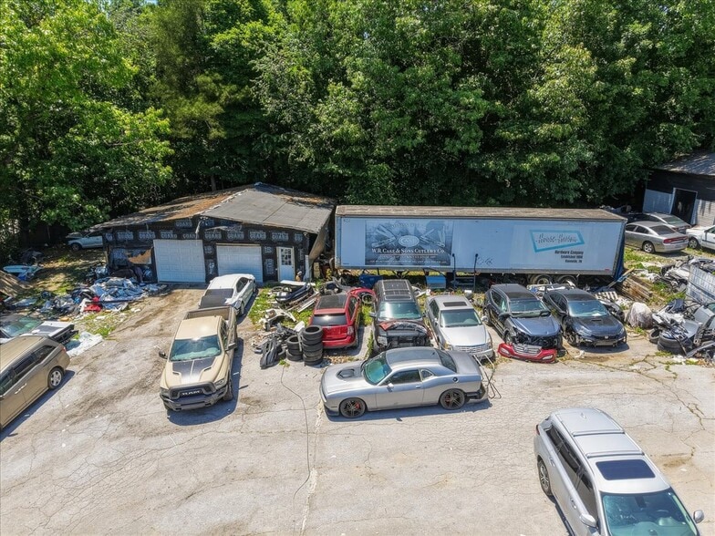 More Photos Of 5855 Clinton Hwy, Knoxville Auto Dealership For Sale