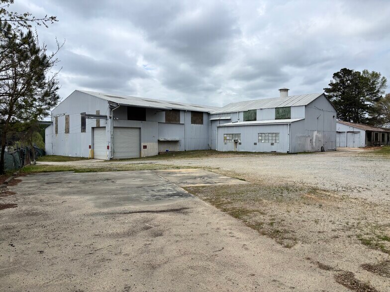 More Photos Of 151 Dekalb Industrial Way, Decatur Distribution For Lease