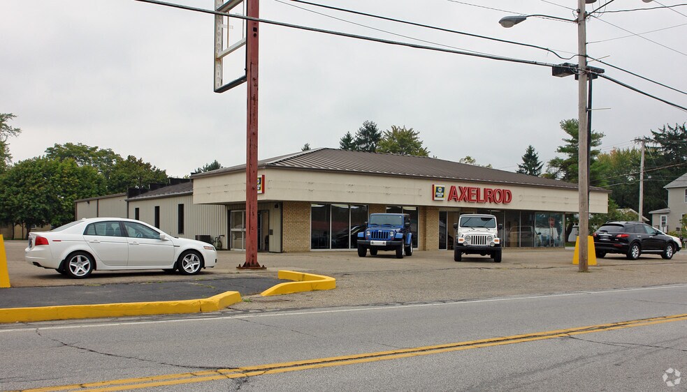 Primary Photo Of 900 Broad St, Wadsworth General Retail For Lease