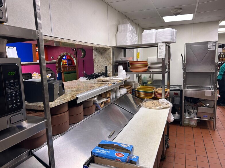 More Photos Of 6336 111th St, Chicago Ridge Freestanding For Lease