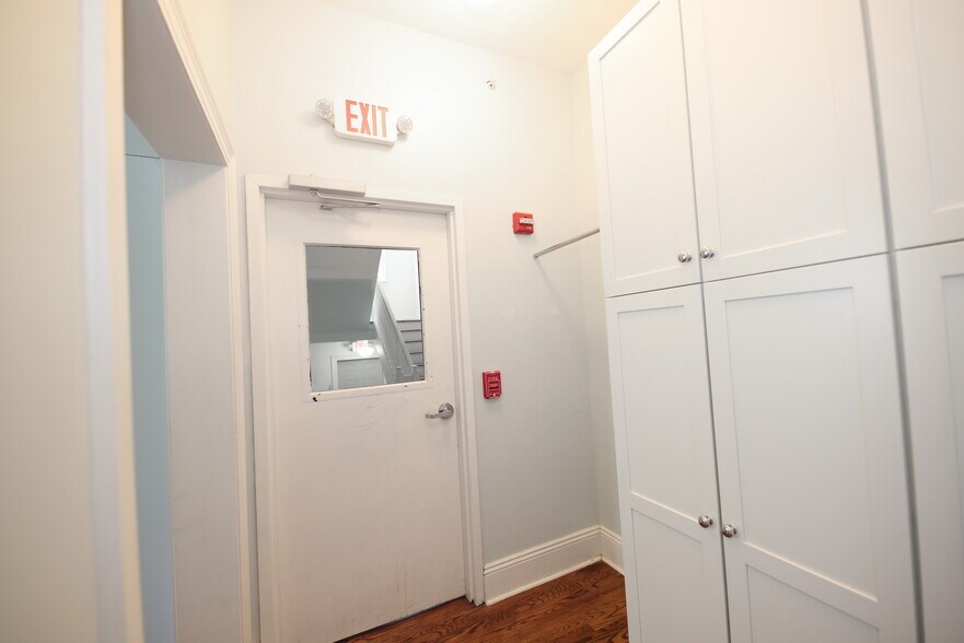 More Photos Of 12 Lotus Ave, Chester Specialty For Sale