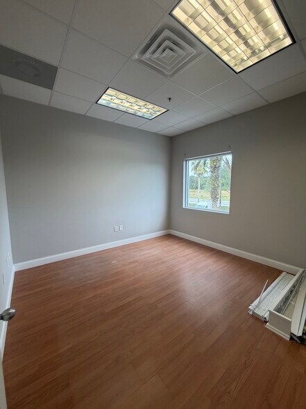 More Photos Of 245 Bellagio Cir, Sanford General Retail For Lease