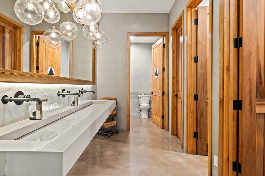 Primary Photo Of 7207 Melrose Ave, Los Angeles Storefront Retail Office For Lease