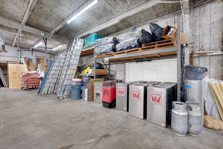 More Photos Of 1518 Petunia Ave, Louisville Warehouse For Sale