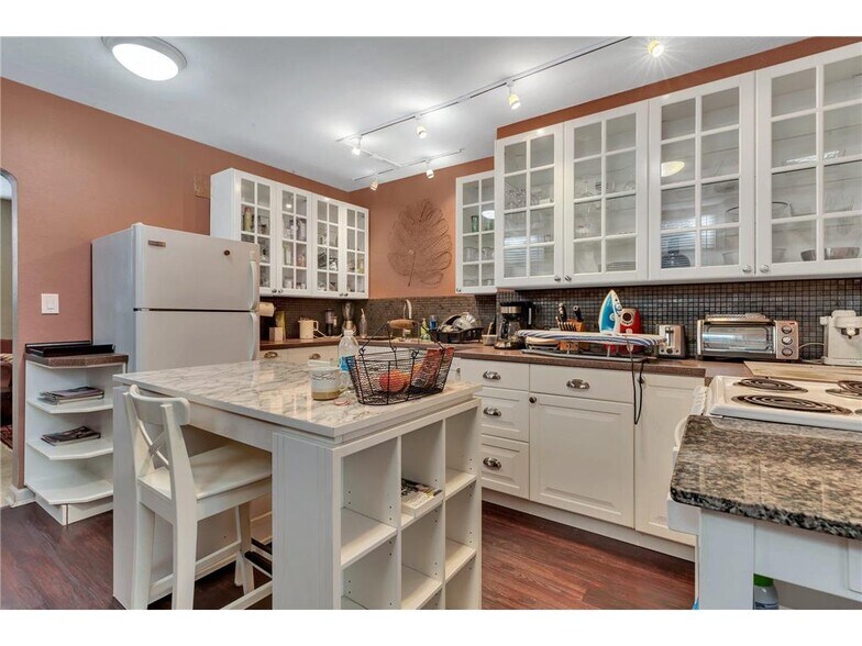 More Photos Of 437 33rd Ave N, Saint Cloud Office For Sale