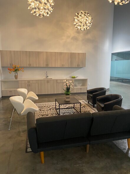 More Photos Of 1329 W Walnut Hill Ln, Irving Medical For Lease