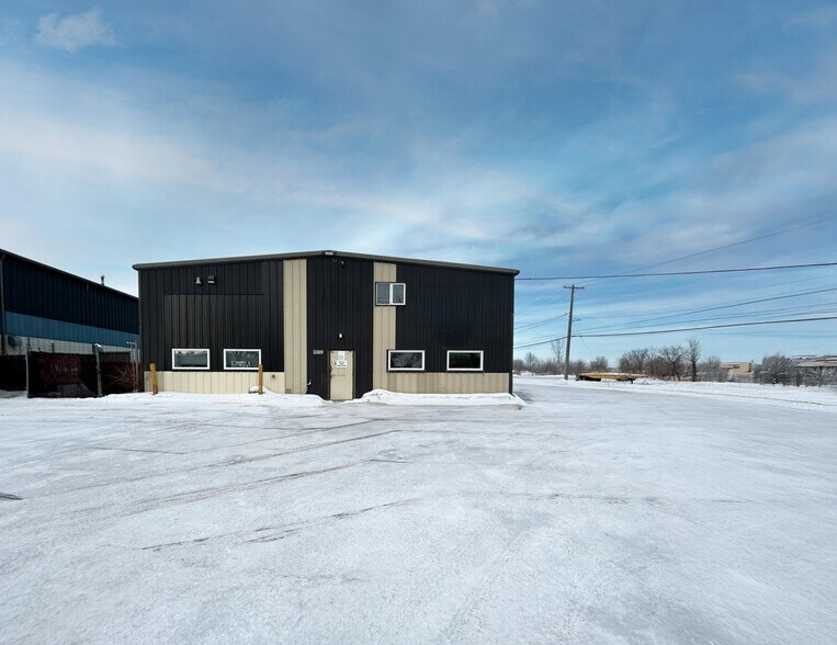 Primary Photo Of 2309 Logan Av, Winnipeg Warehouse For Sale