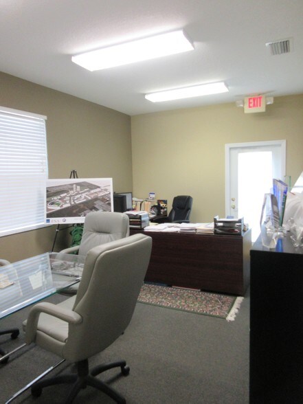 More Photos Of 6912 W Linebaugh Ave, Tampa Medical For Lease