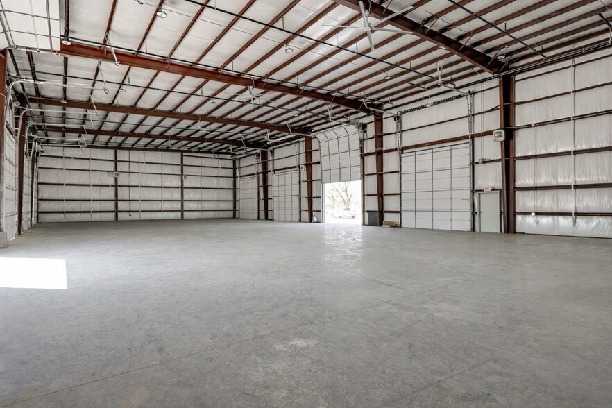 More Photos Of 5701 Parker Henderson Drive, Fort Worth Industrial For Sale
