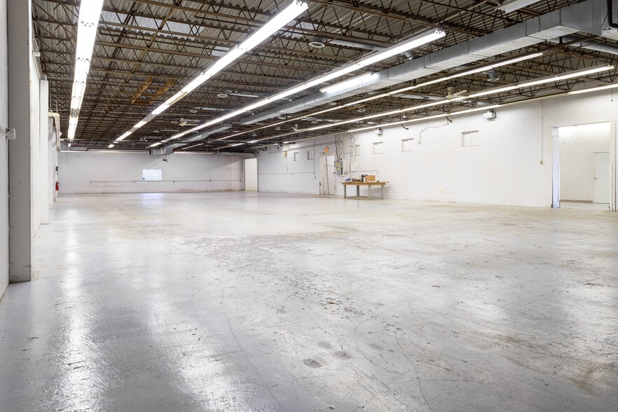 More Photos Of 145-149 Sandy Creek Rd, Verona Flex For Lease