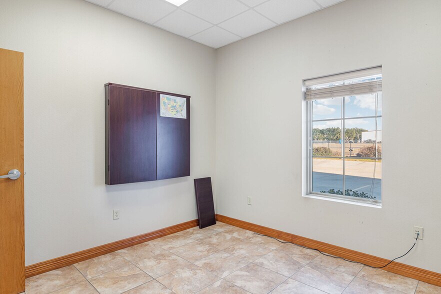 More Photos Of 2753 SH 322 Hwy, Longview Office Residential For Lease