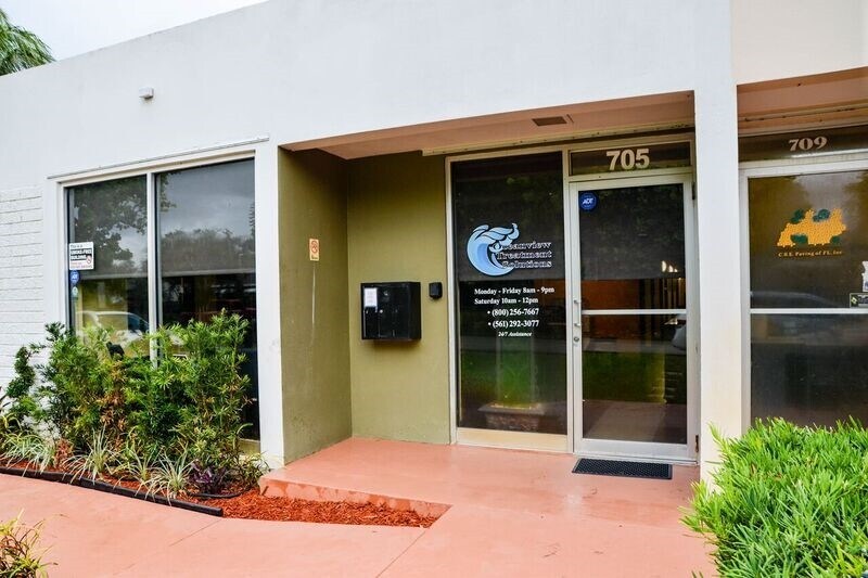 More Photos Of 705 Bond Way, Delray Beach Showroom For Sale